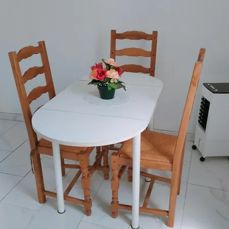 Meublé Neuf, Près De Paris Et Beauvais *