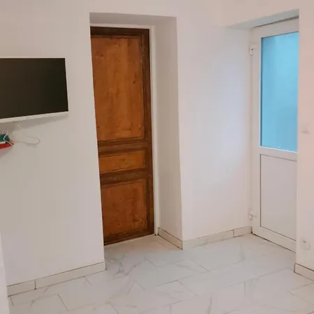 Meuble Neuf, Pres De Paris Et Beauvais *