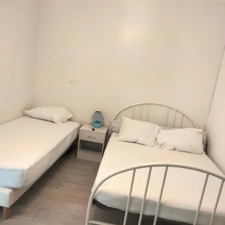 Meublé Neuf, Près De Paris Et Beauvais *